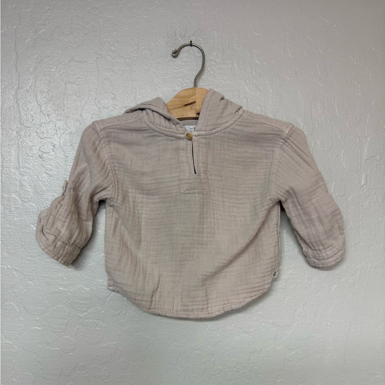 zara beige pullover 9-12M