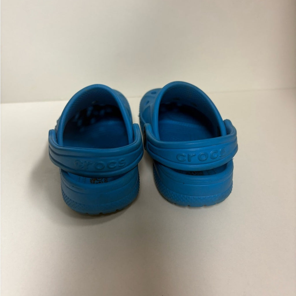 crocs boys' blue shoes 8c