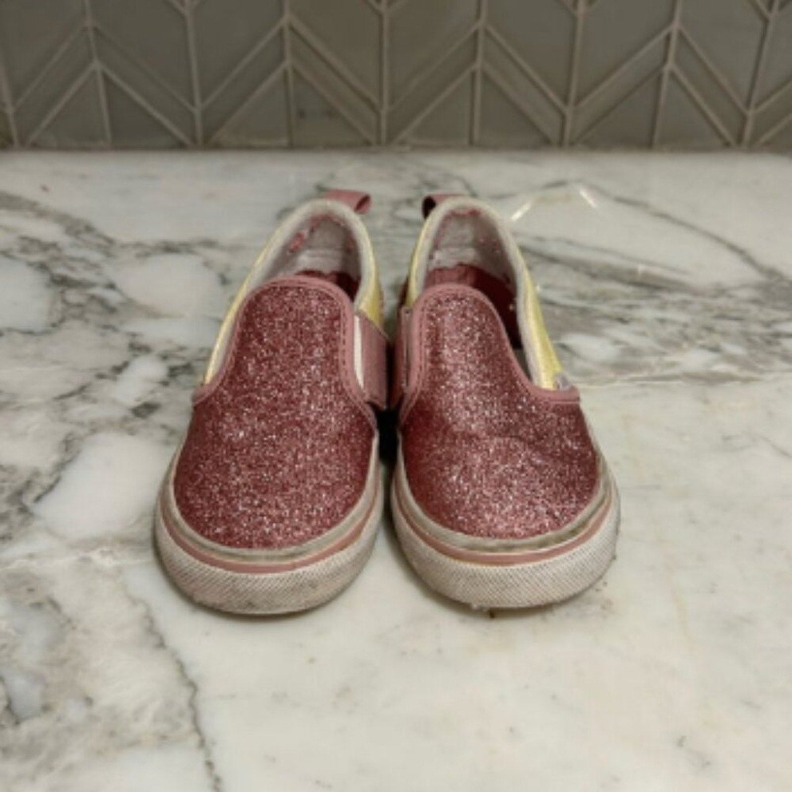 vans girls' pink glitter sneakers 6c