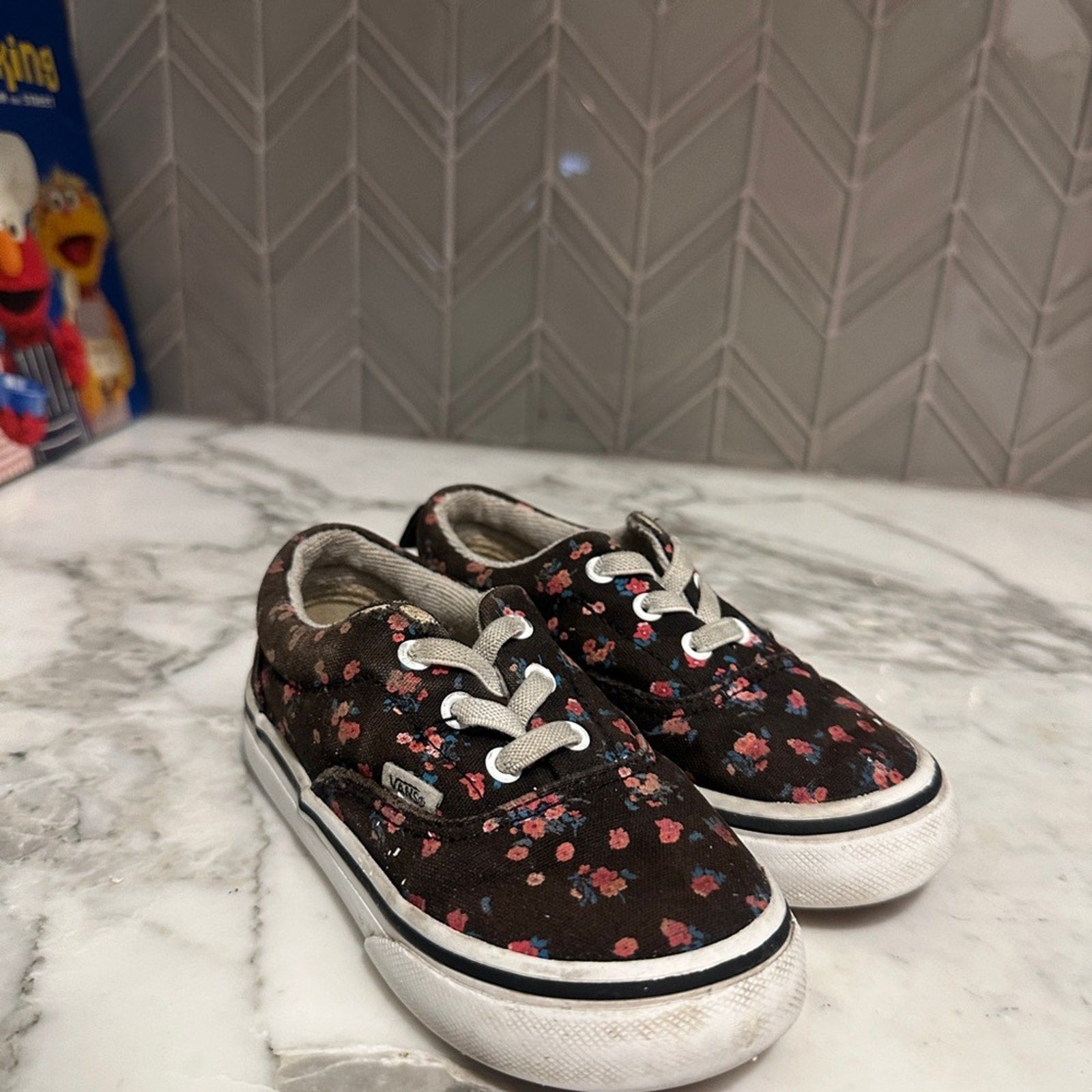 vans‎ girls' black floral shoes 8c