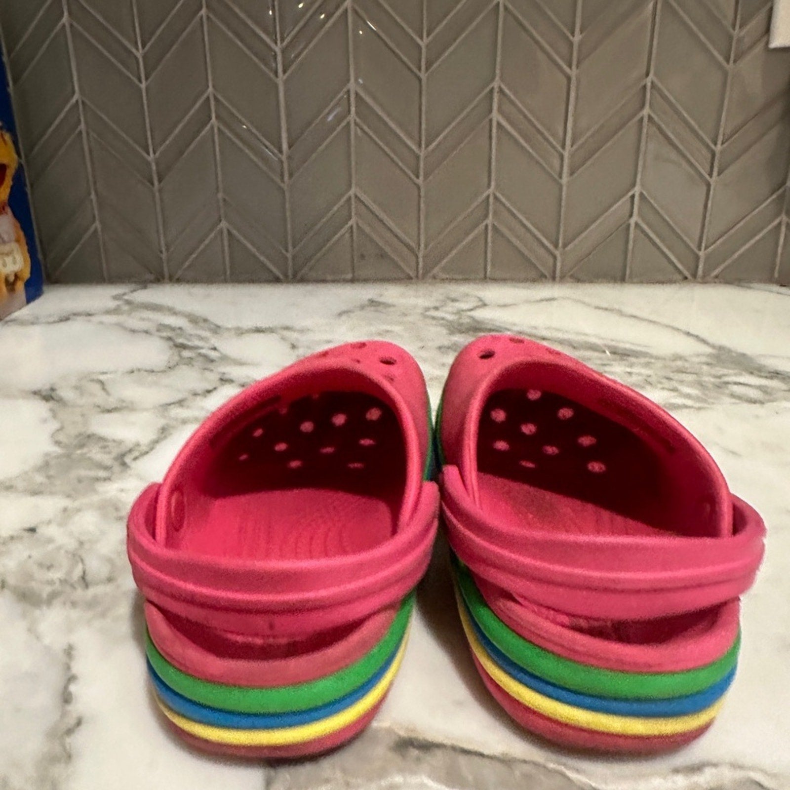 crocs girls' pink rainbow shoes 9c