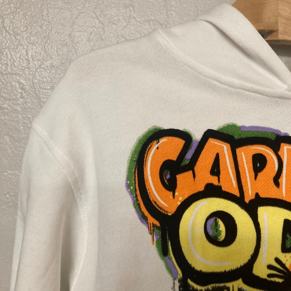 zara boys’ white garfield hoodie