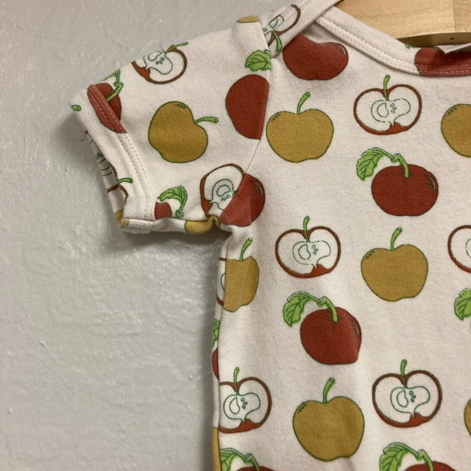 kate quinn apple onesie 18-24M
