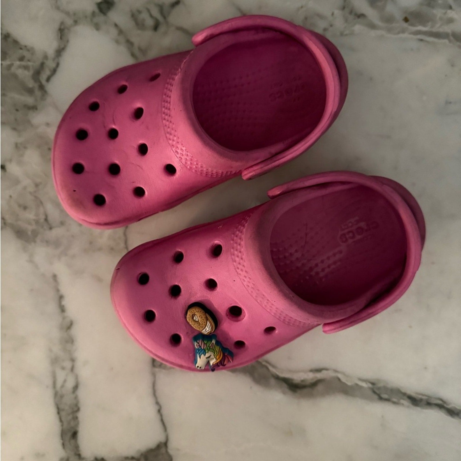crocs girls' hot pink shoes 7c