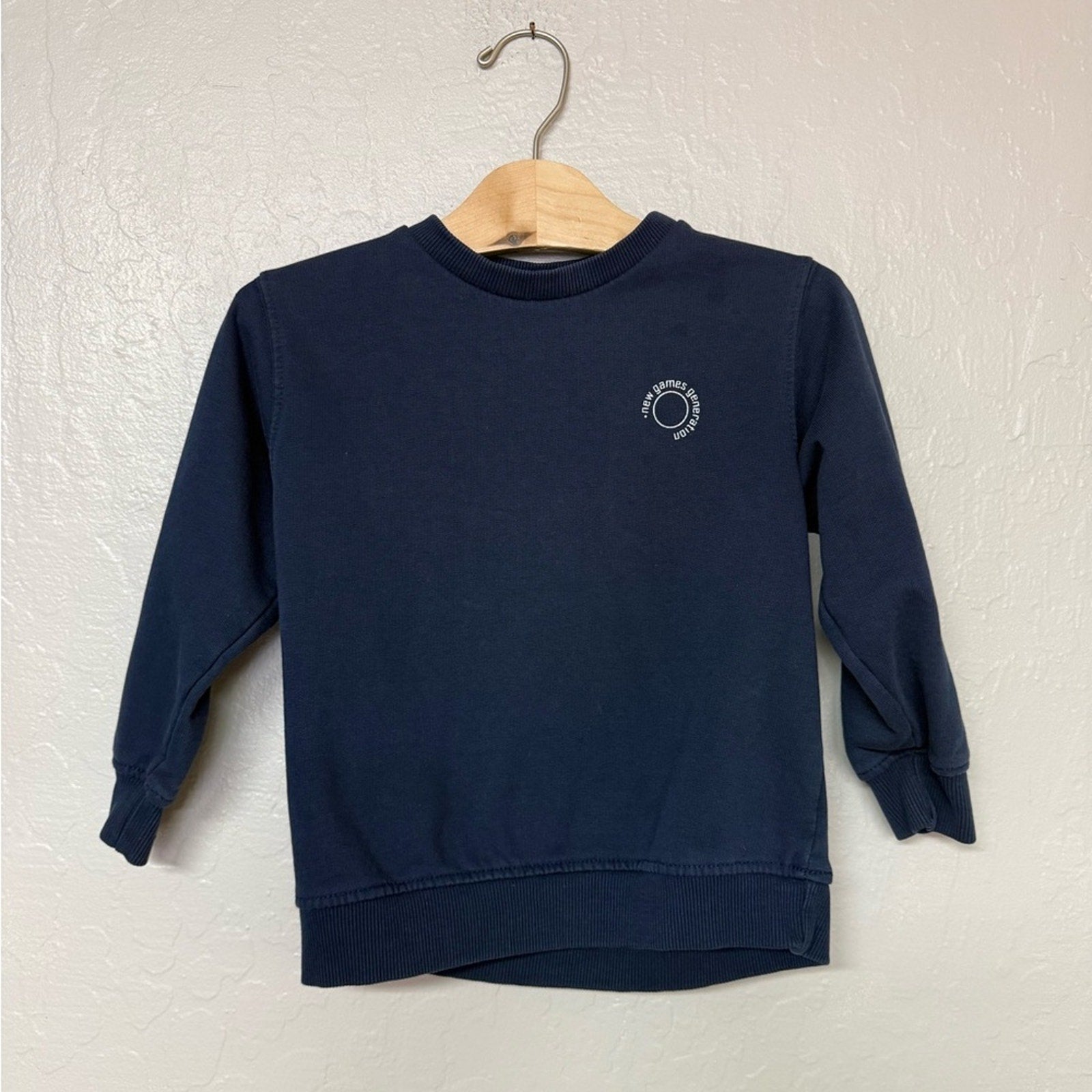 zara boys' navy sweatshirt 5-6Y