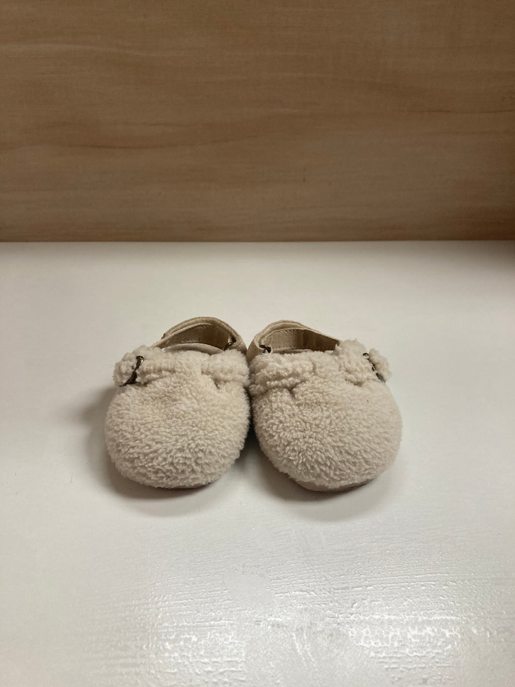 baby gap shearling clogs 12-18M