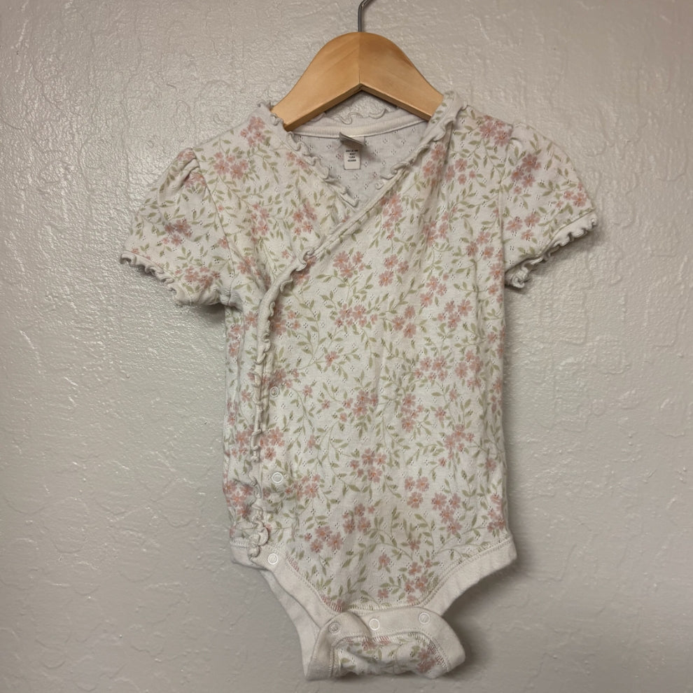 baby gap girls' cream floral bodysuit 6-12M