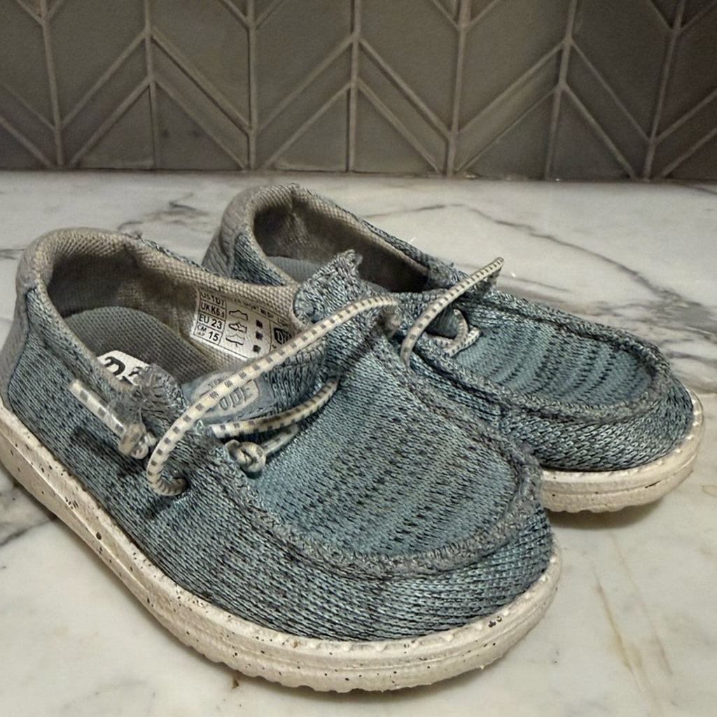 hey dude toddler slip ons 7c