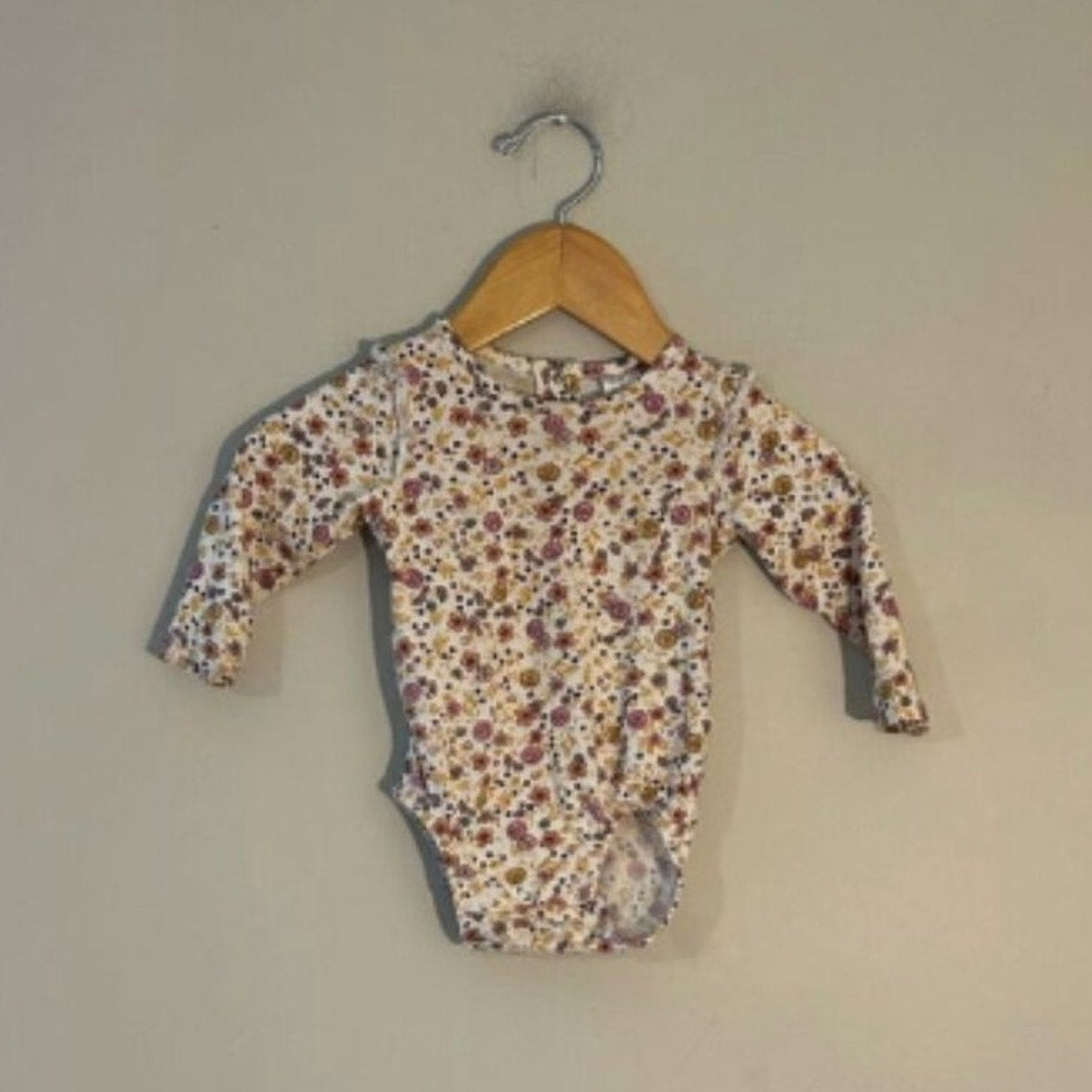 h&m floral bodysuit 6M