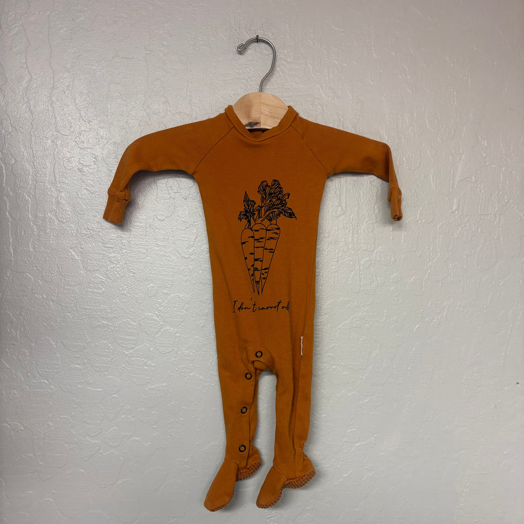 l’oved baby orange sleeper with carrot 3-6M
