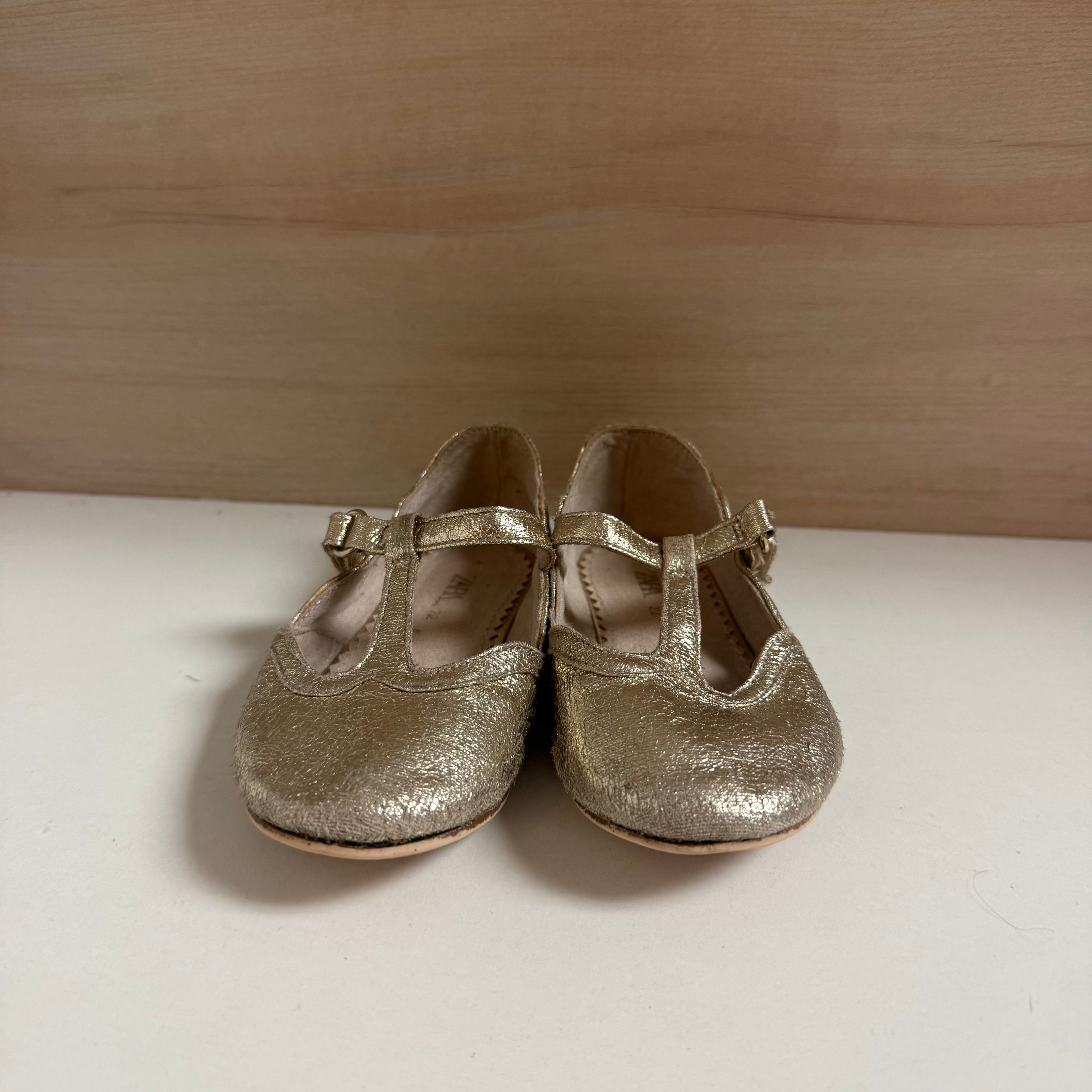 zara gold mary janes 22 euro