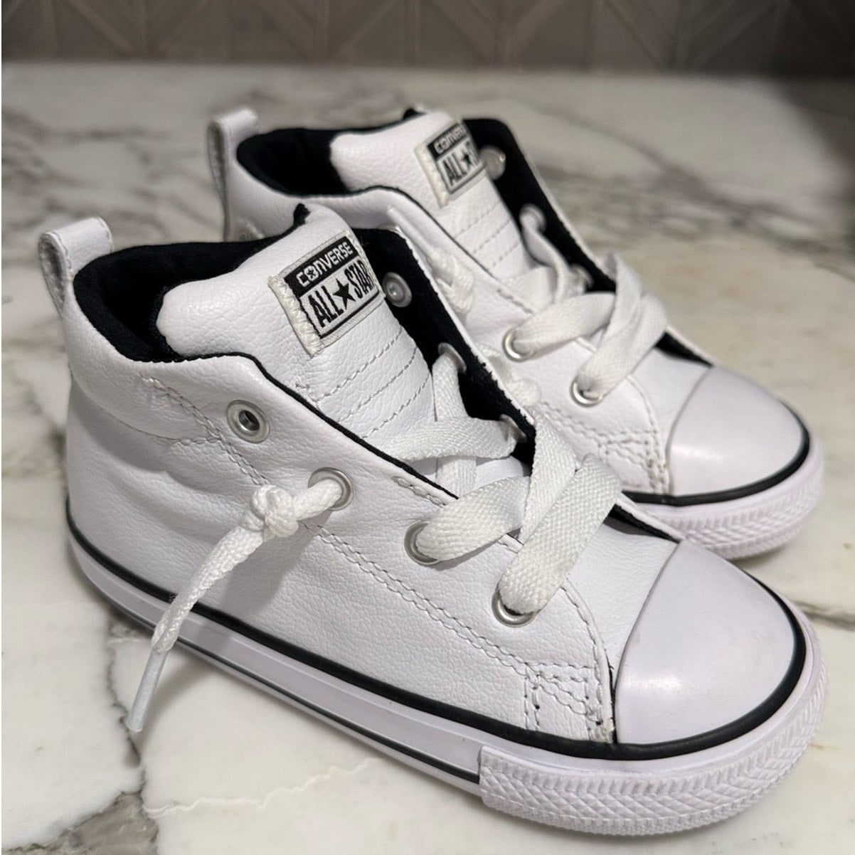 converse all-star leather shoes 9C