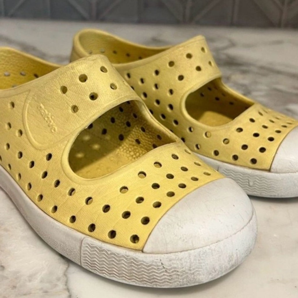 native yellow shoes c10
