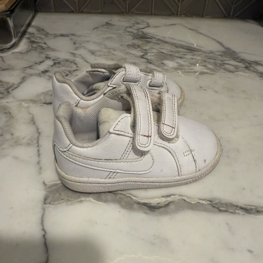 nike baby white sneakers 5c