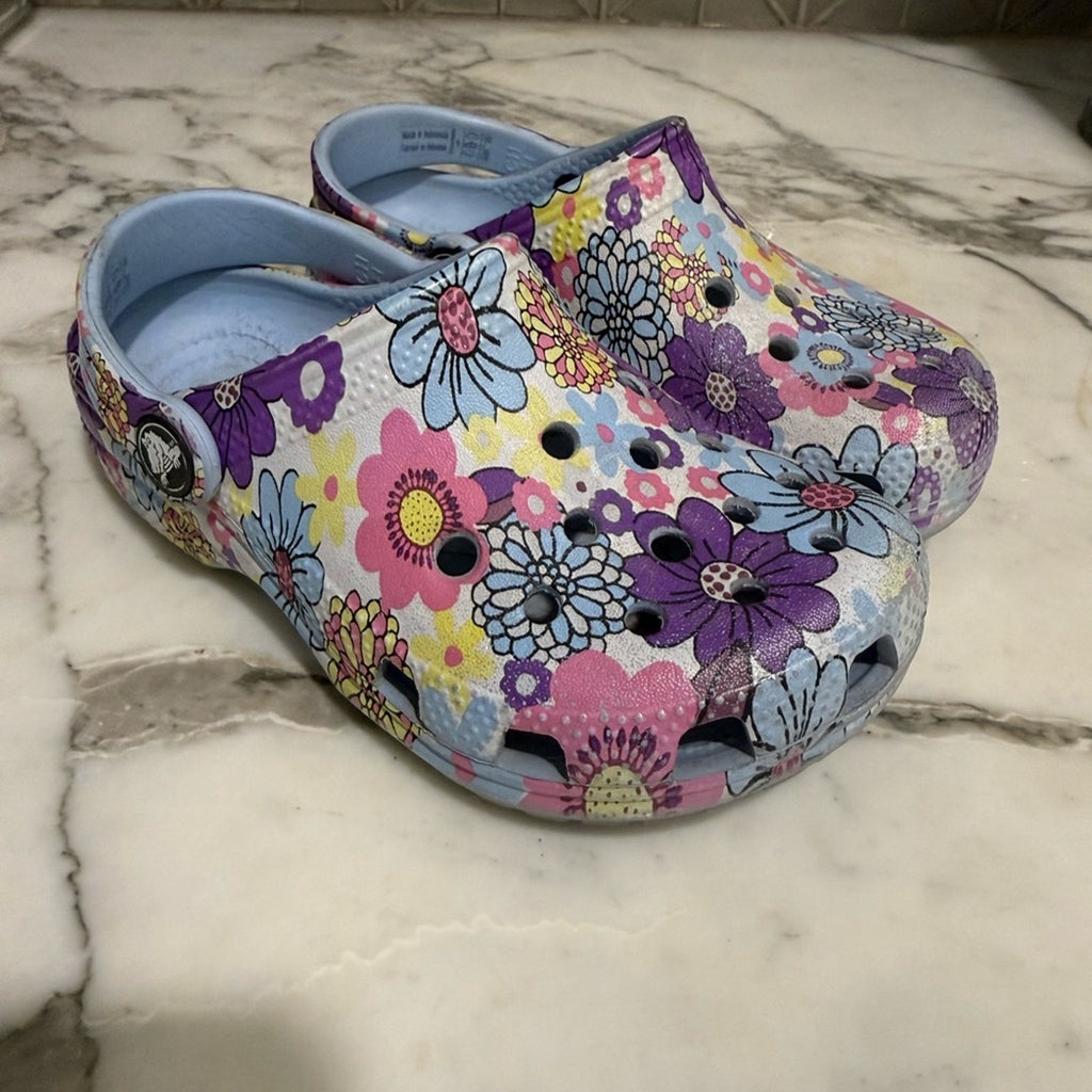 crocs girls' floral shoes 11c