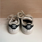 adidas kids white superstars sneakers 4c