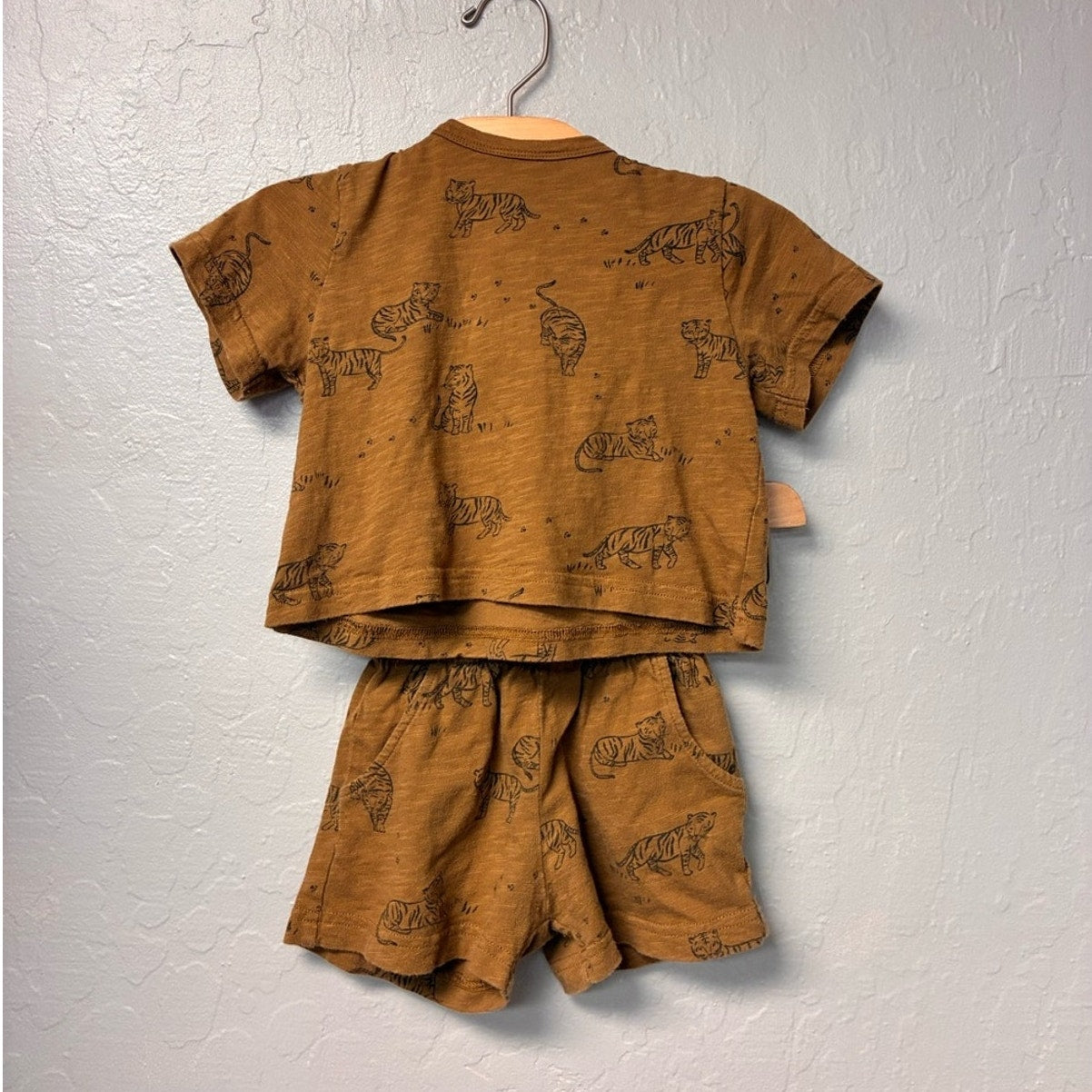 rylee + cru gender neutral tiger print set 6-12M