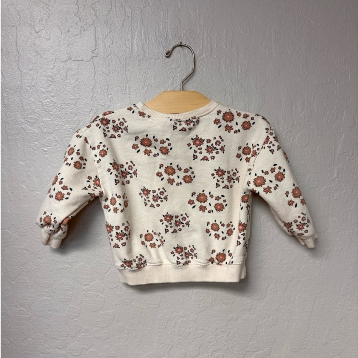 zara girls' cream floral sweatshirt 12-18M