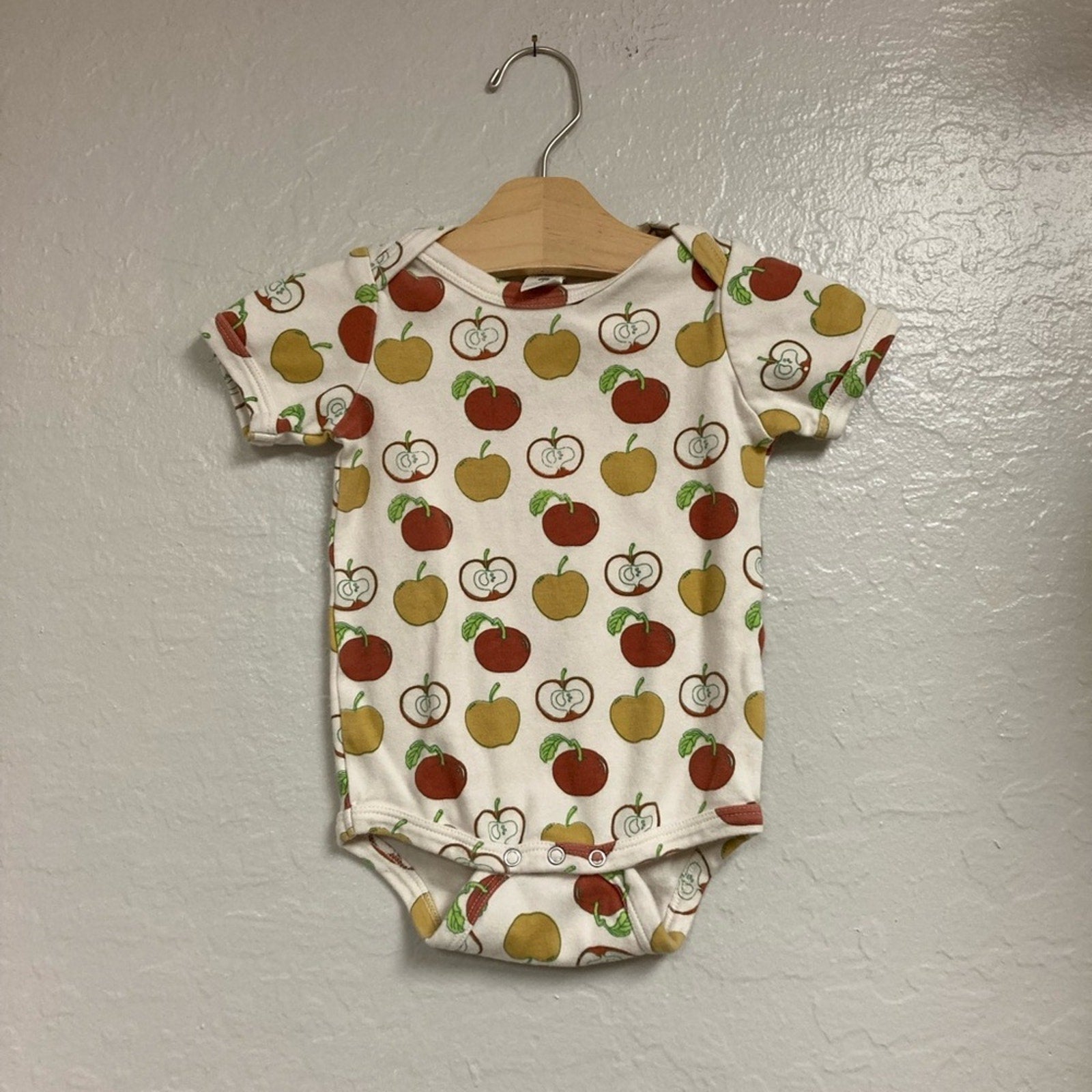 kate quinn apple onesie 18-24M