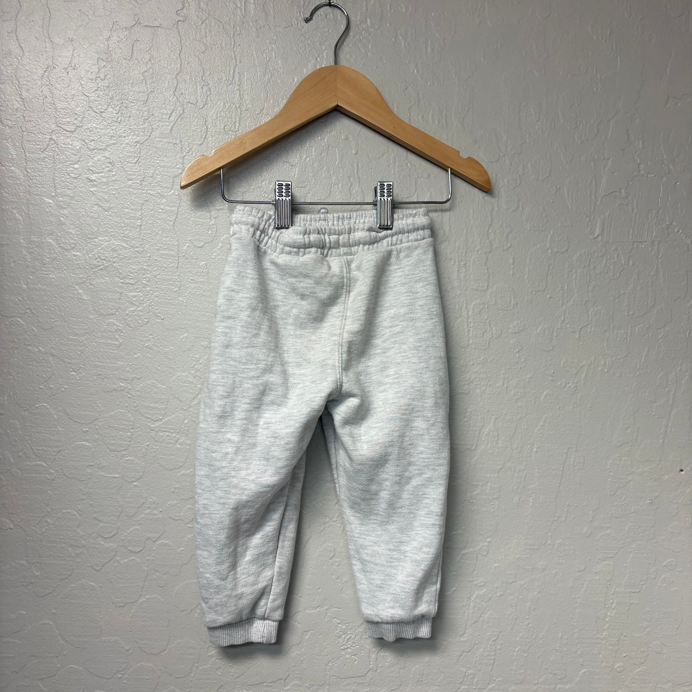 zara boys’ gray sweatpants new generation 18-24M