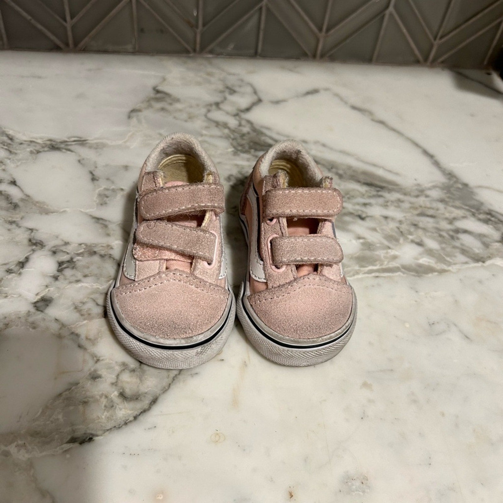 vans girls' pink sneakers 2c