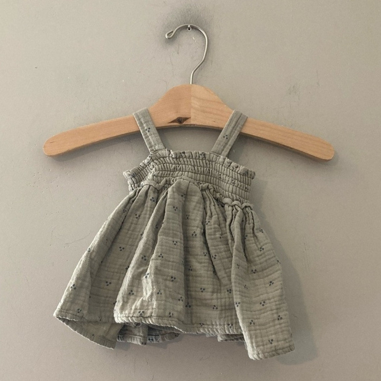 quincy mae green muslin dress 3-6M