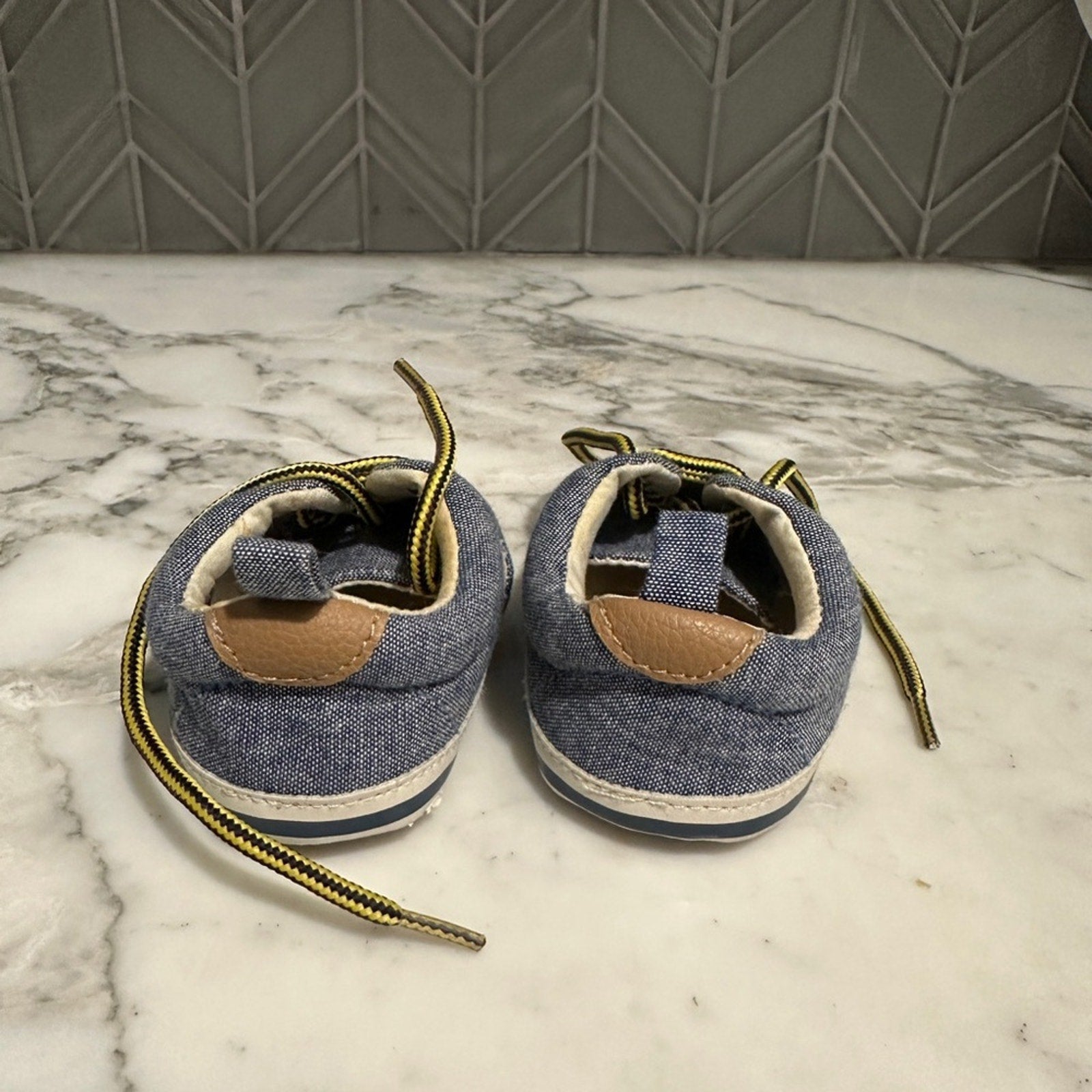 baby gap blue crib shoes 3-6M