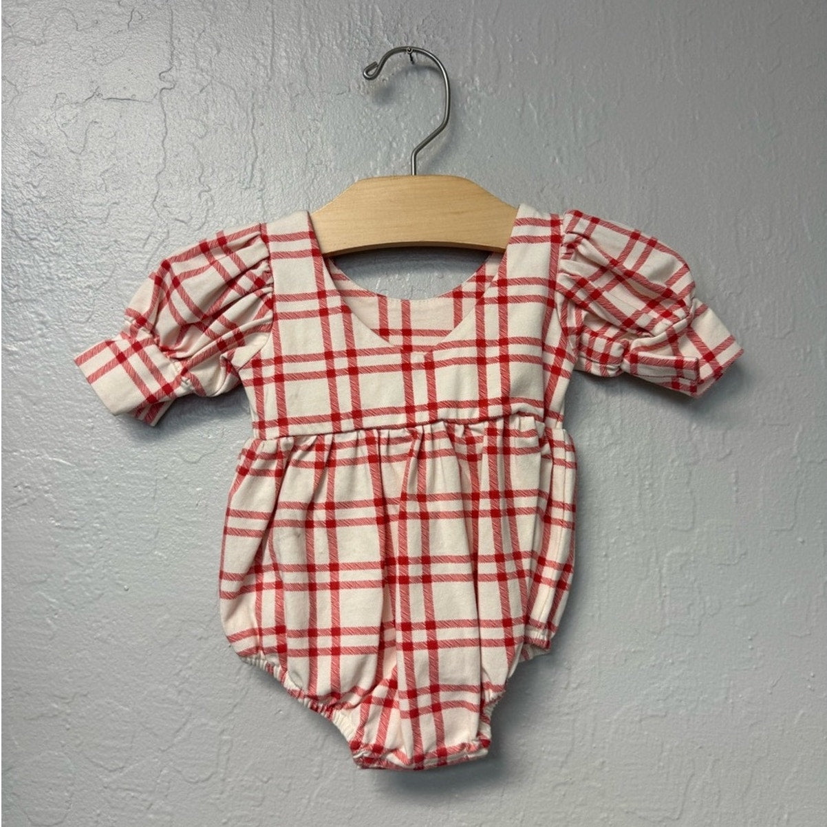 ollie jay red plaid cream romper 6-12M