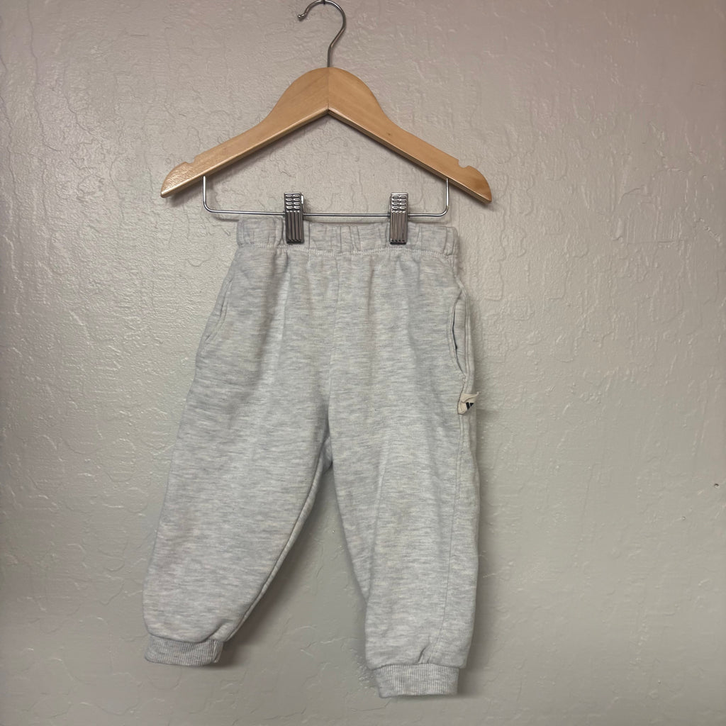 zara boys gray sweatpants with tag on side 2Y