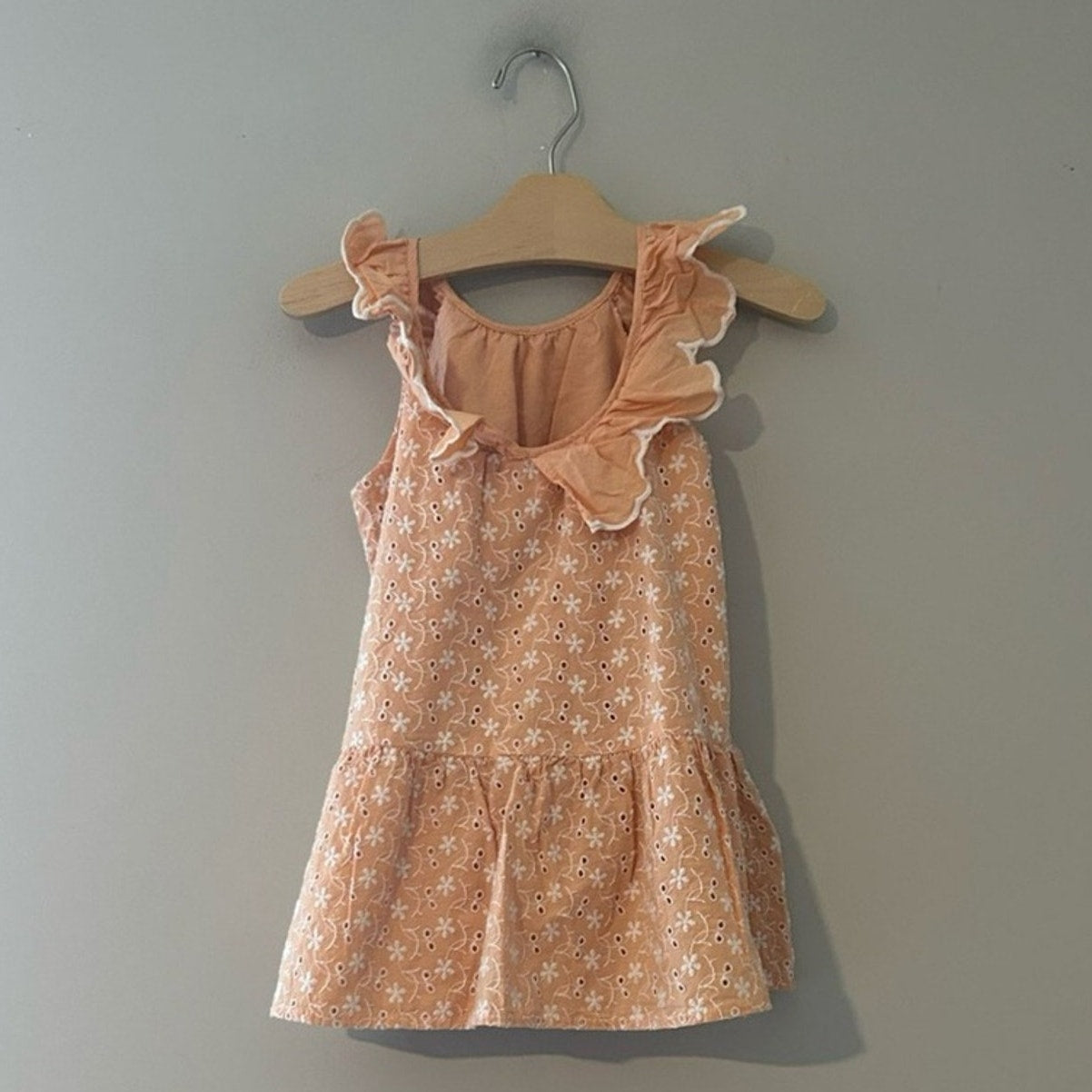 zara peach eyelet dress 3-4Y