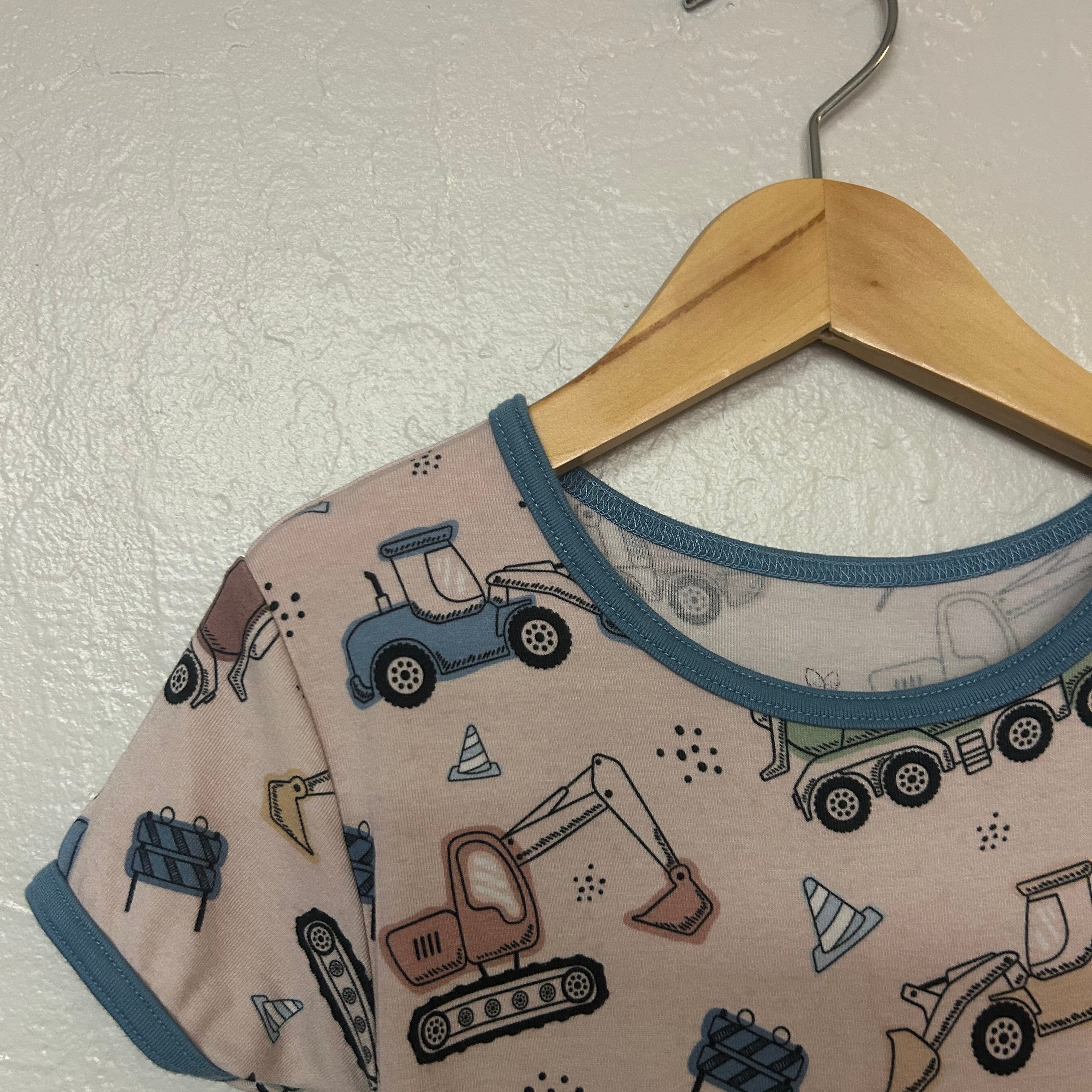 seed boys’ romper with trucks print 4-5T