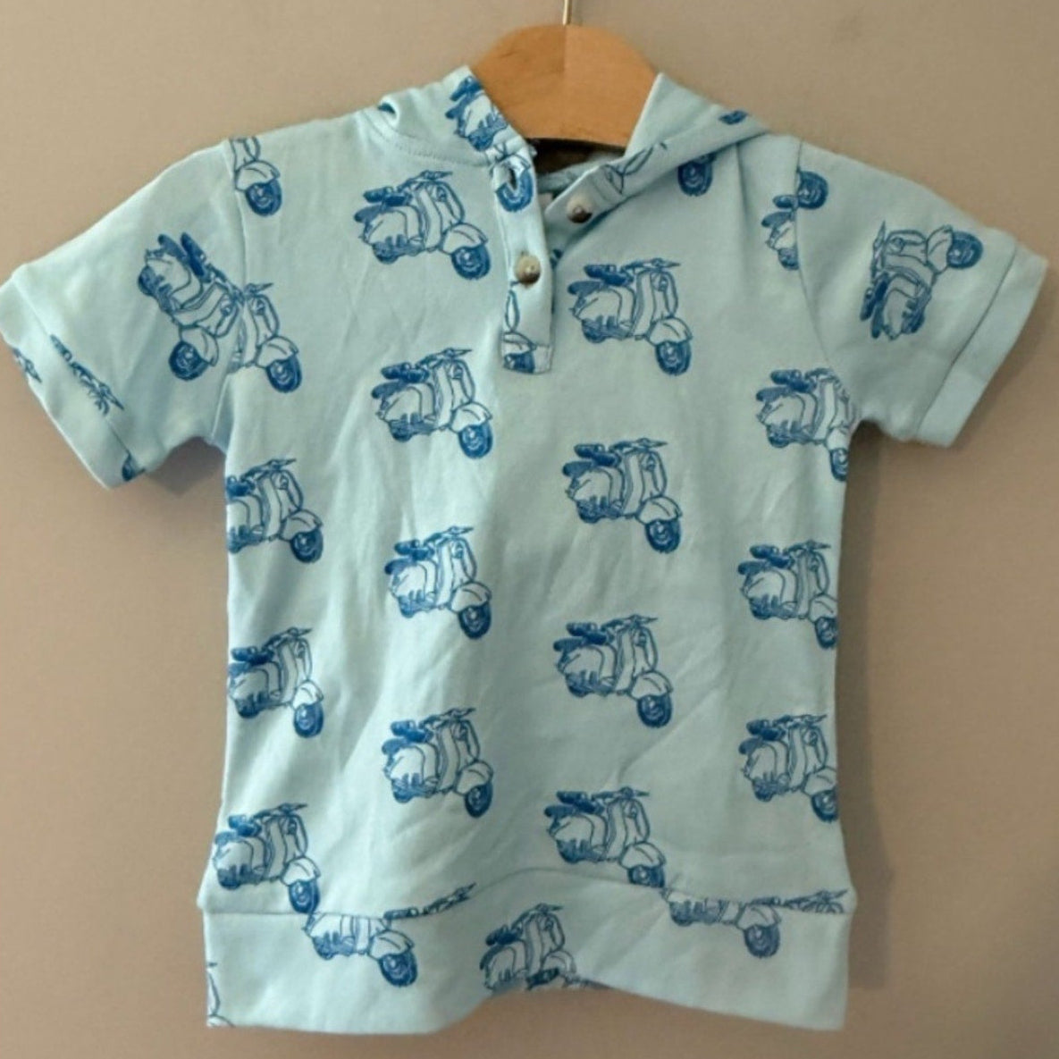 kate quinn boys' blue hooded top 3Y