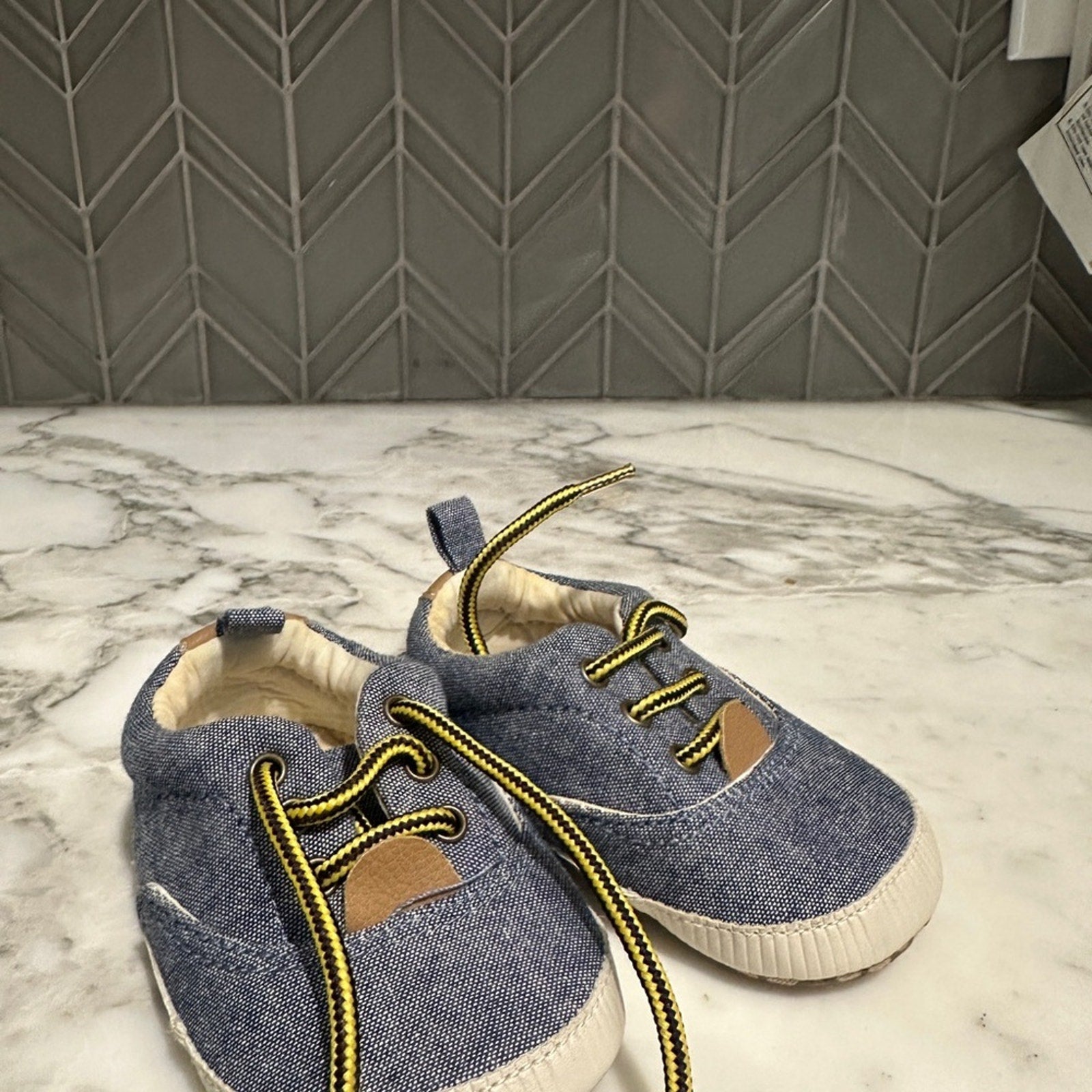 baby gap blue crib shoes 3-6M