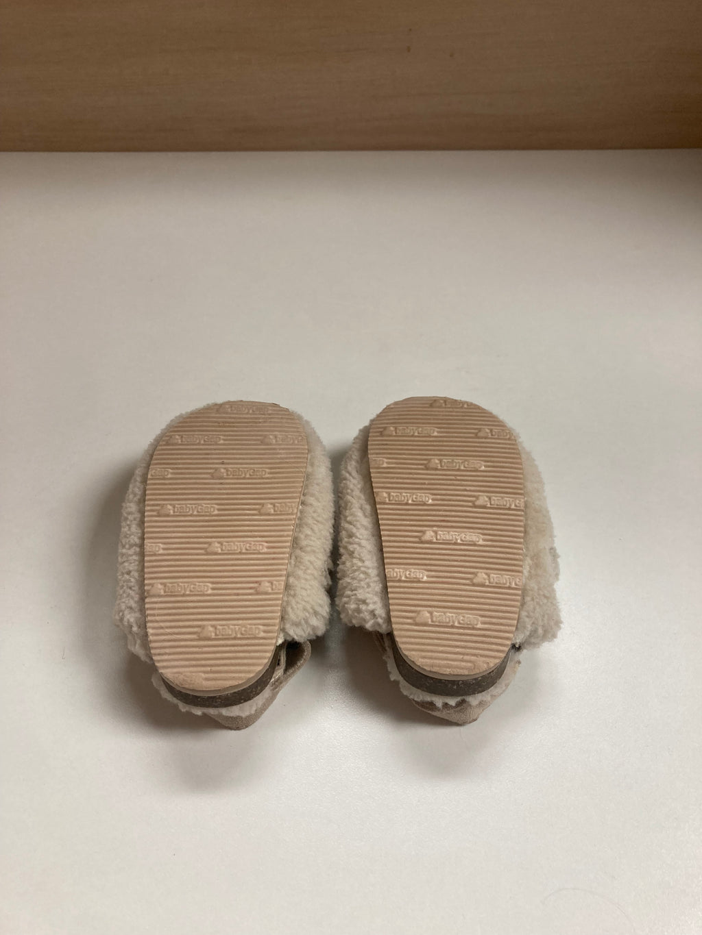 baby gap shearling clogs 12-18M