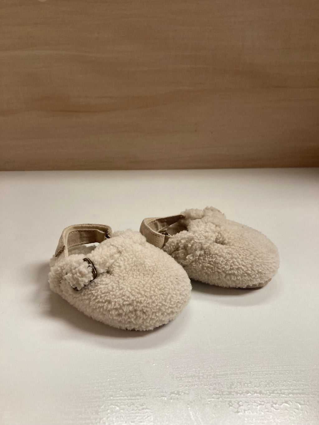 baby gap shearling clogs 12-18M