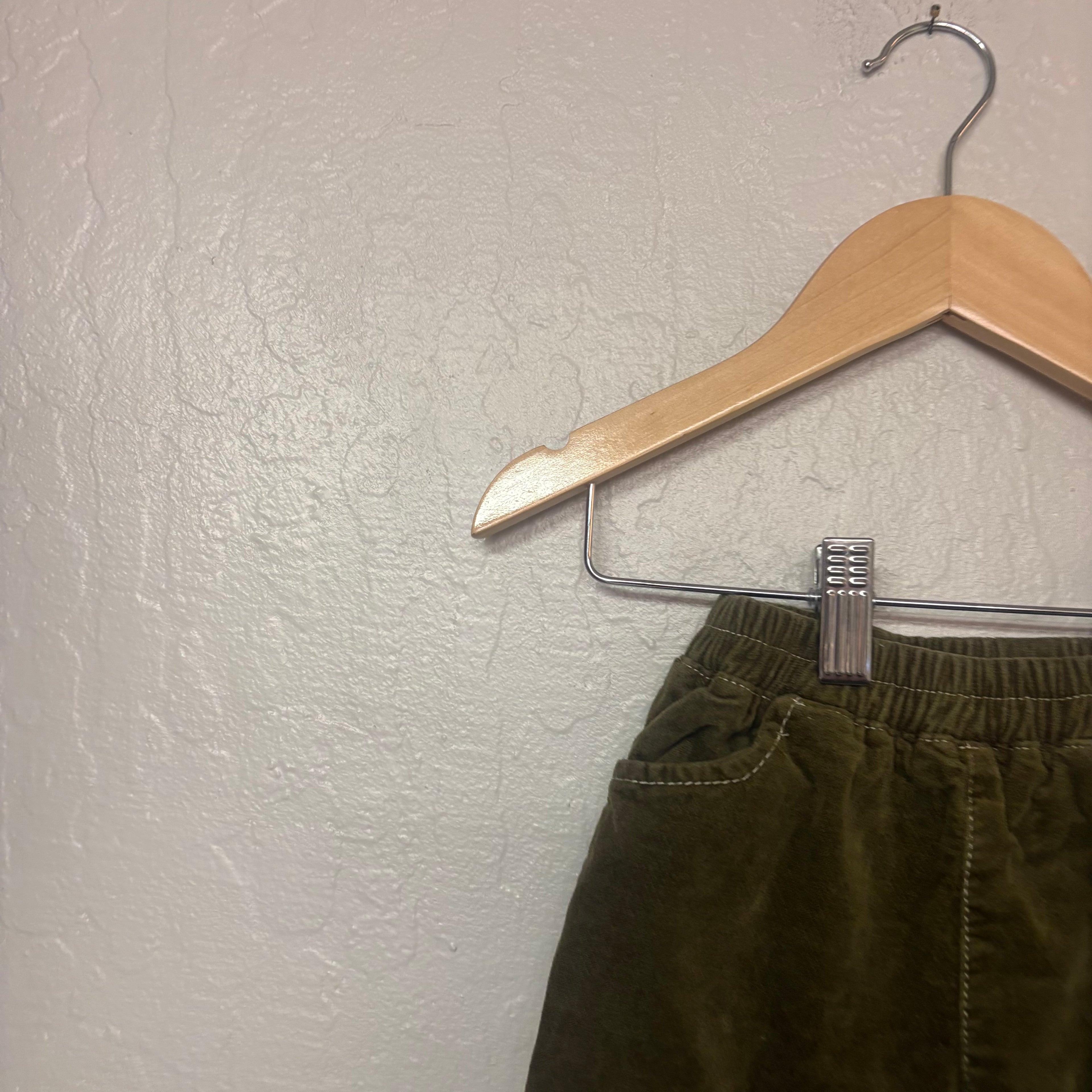 zara boys’ green velour cargo pants 1.5Y