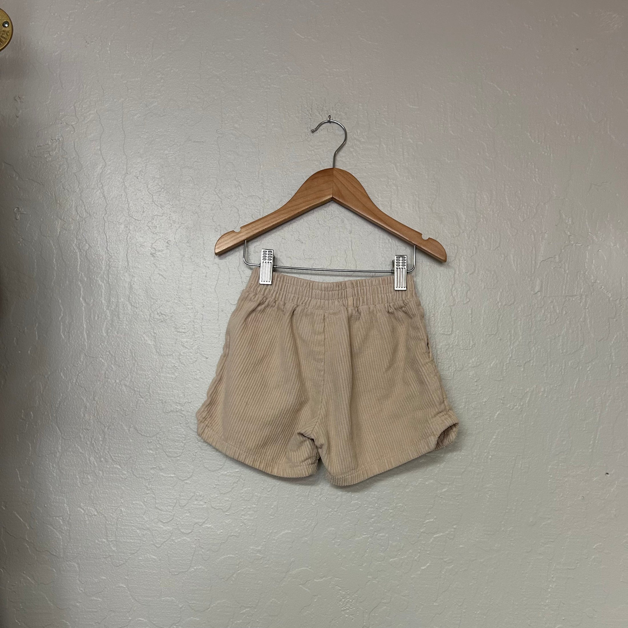 tiny whales cream shorts 5Y