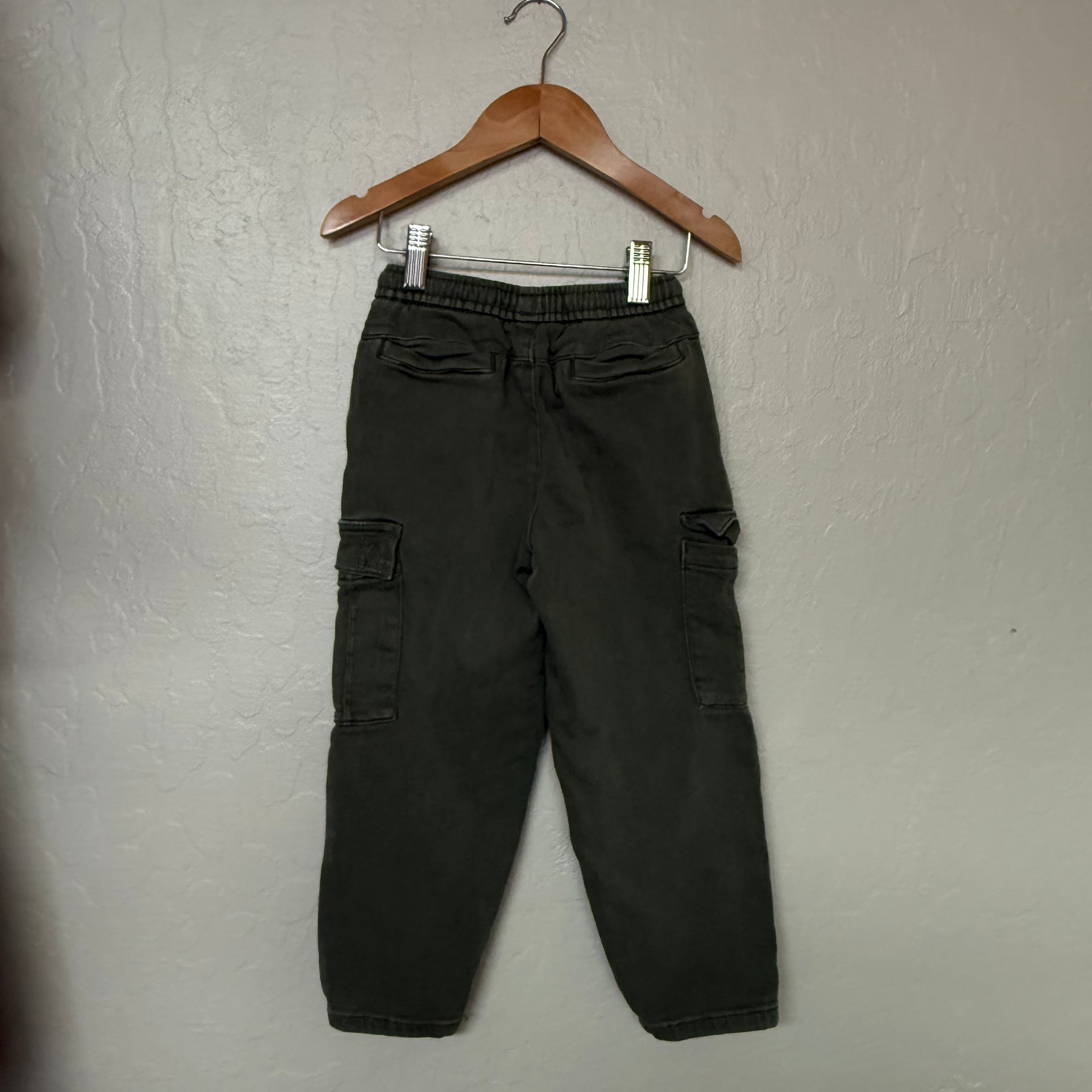 zara boys' green cargo pants 4-5Y