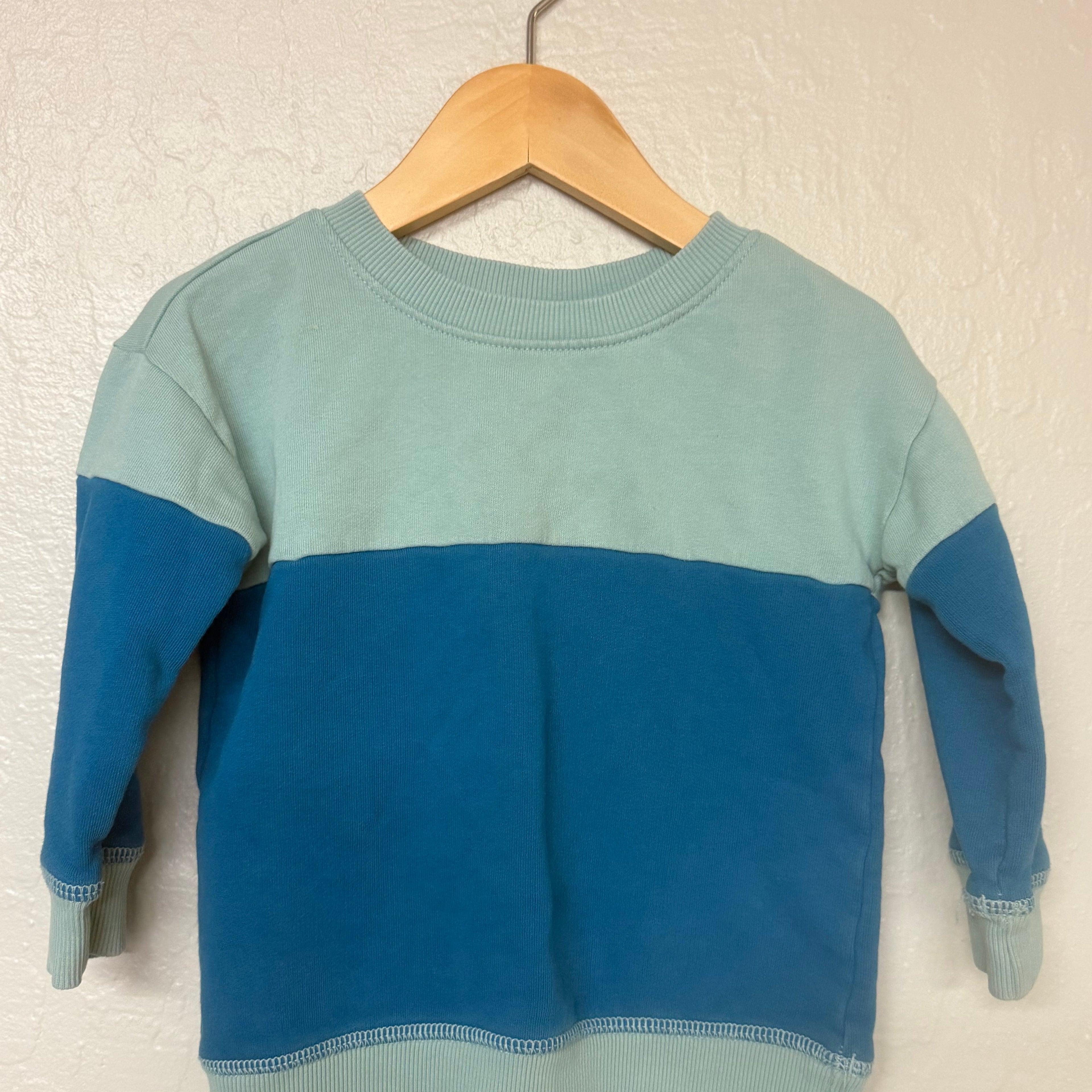 hanna andersson blue colorblock sweatshirt 2T