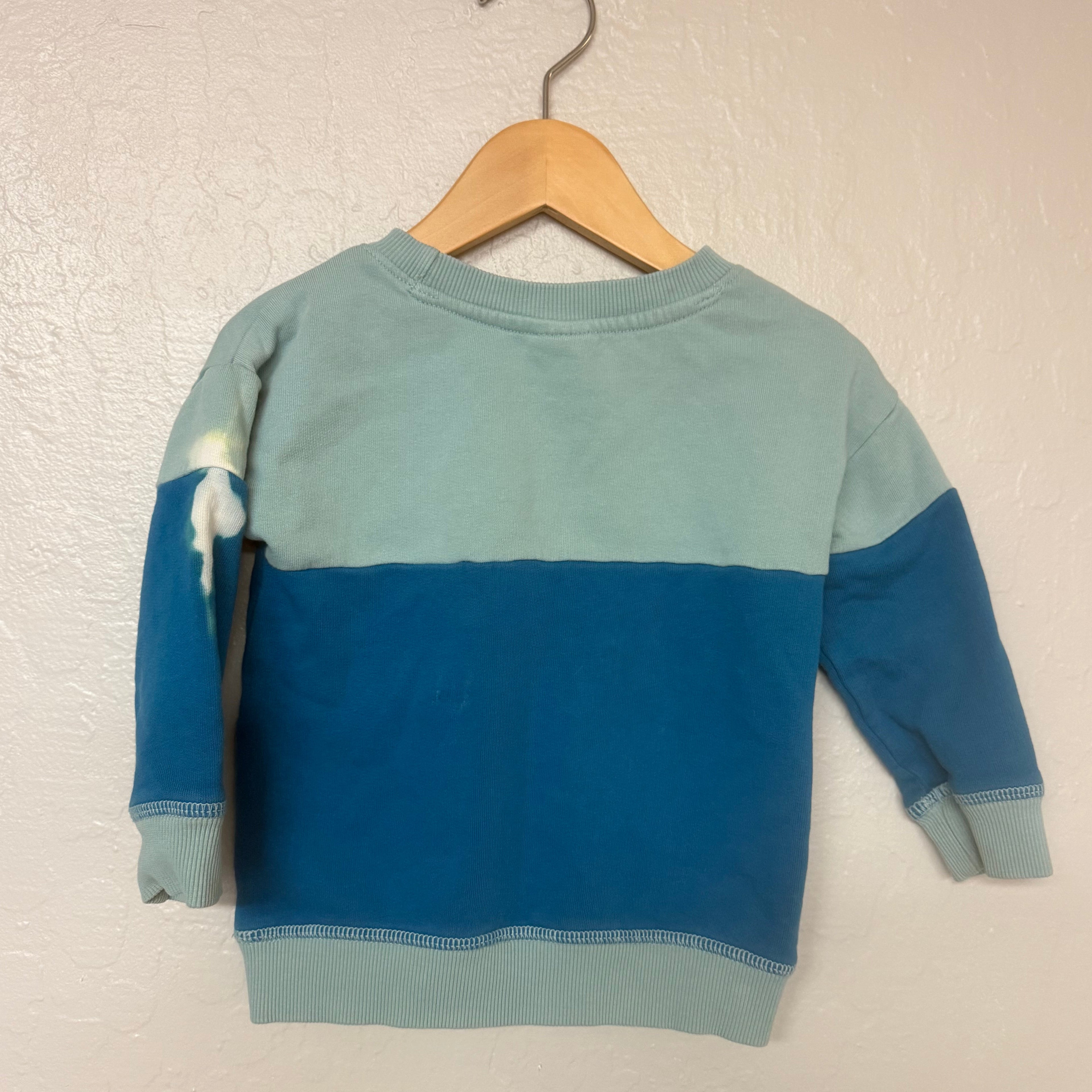 hanna andersson blue colorblock sweatshirt 2T