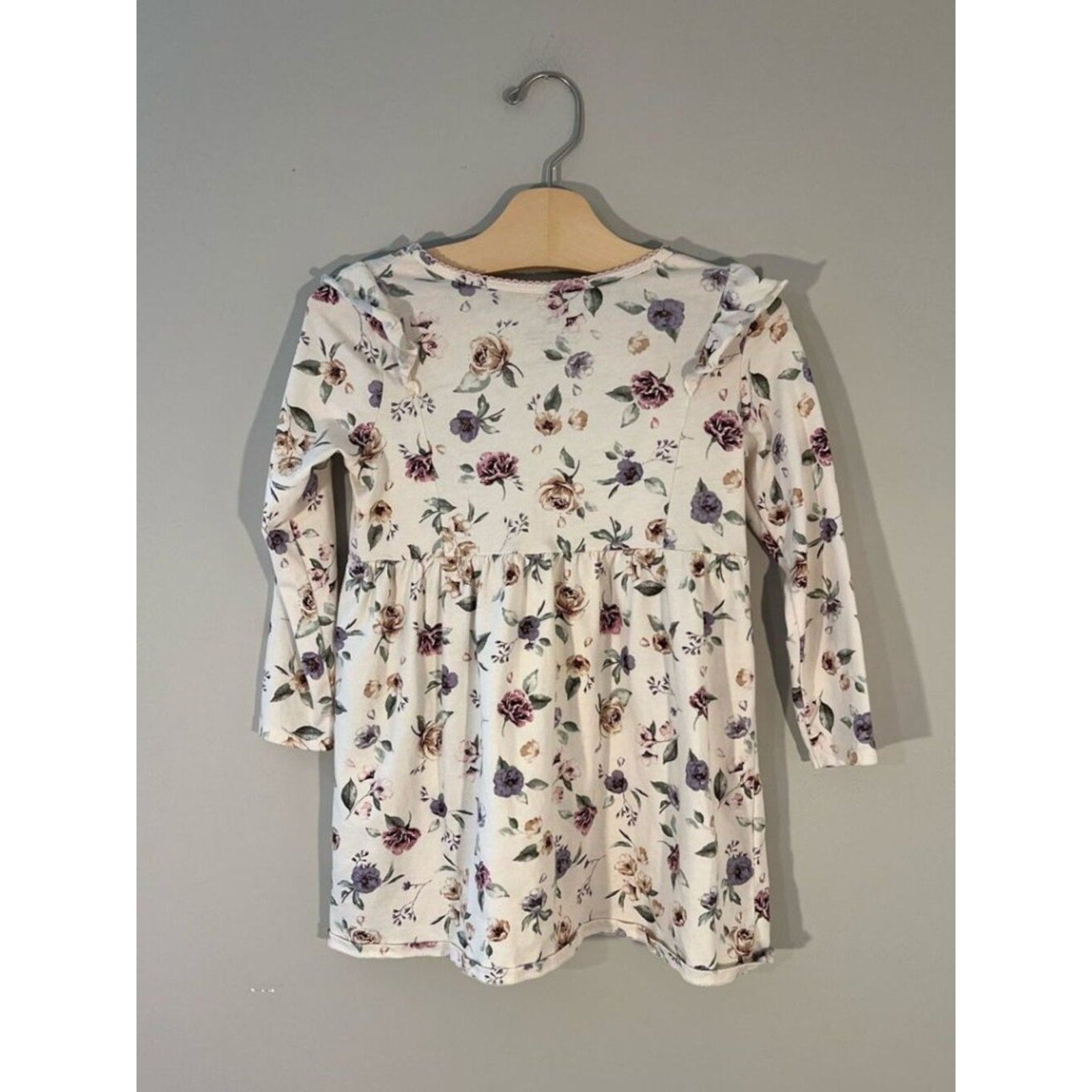 h&m cream long-sleeve‎ floral dress 5-6Y