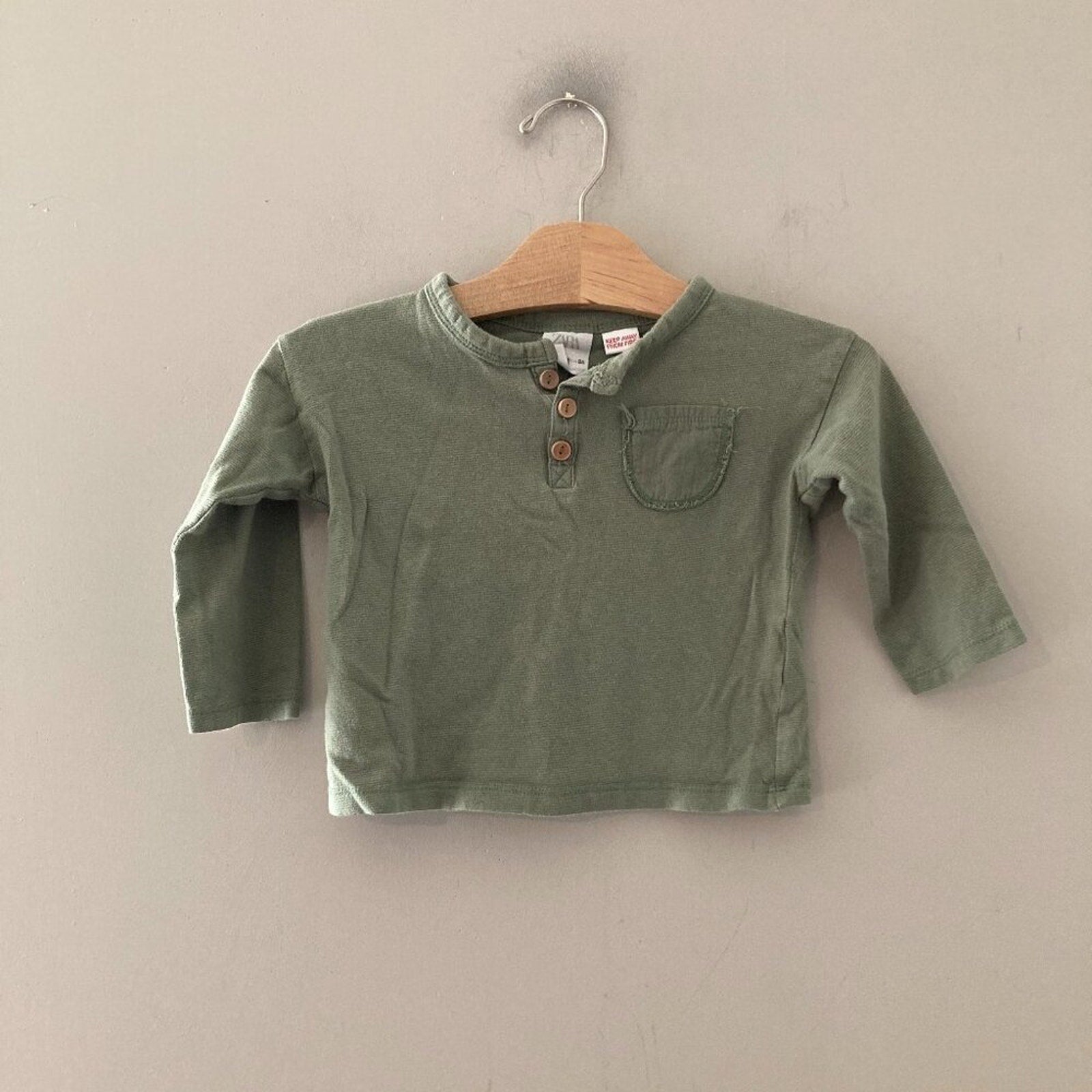 zara boys' green long-sleeve tee 12-18M