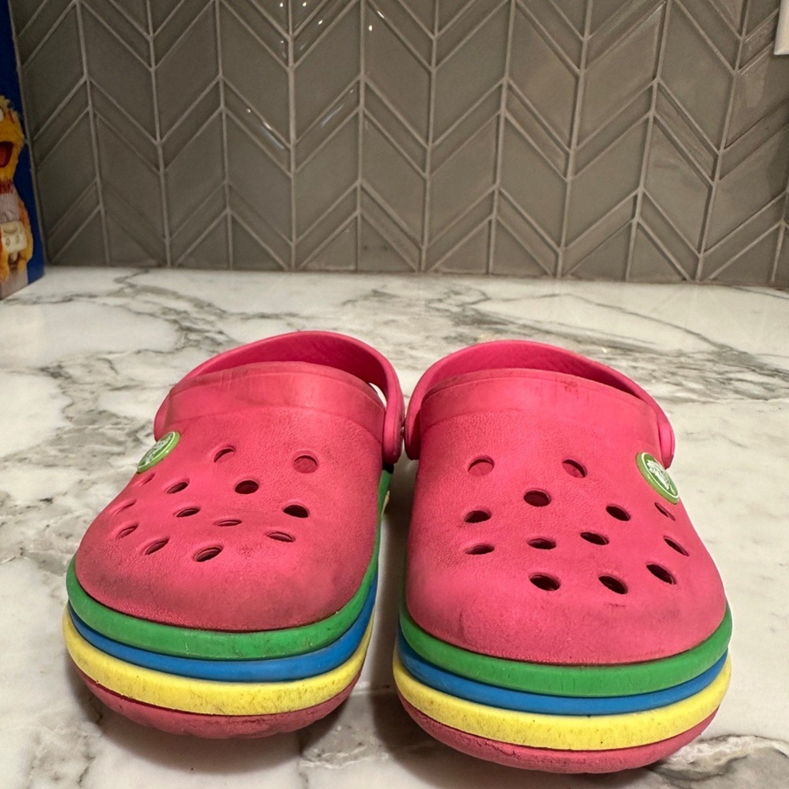 crocs girls' pink rainbow shoes 9c