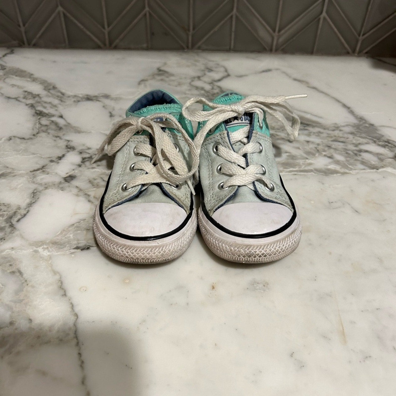 converse gender neutral green shoes 6c