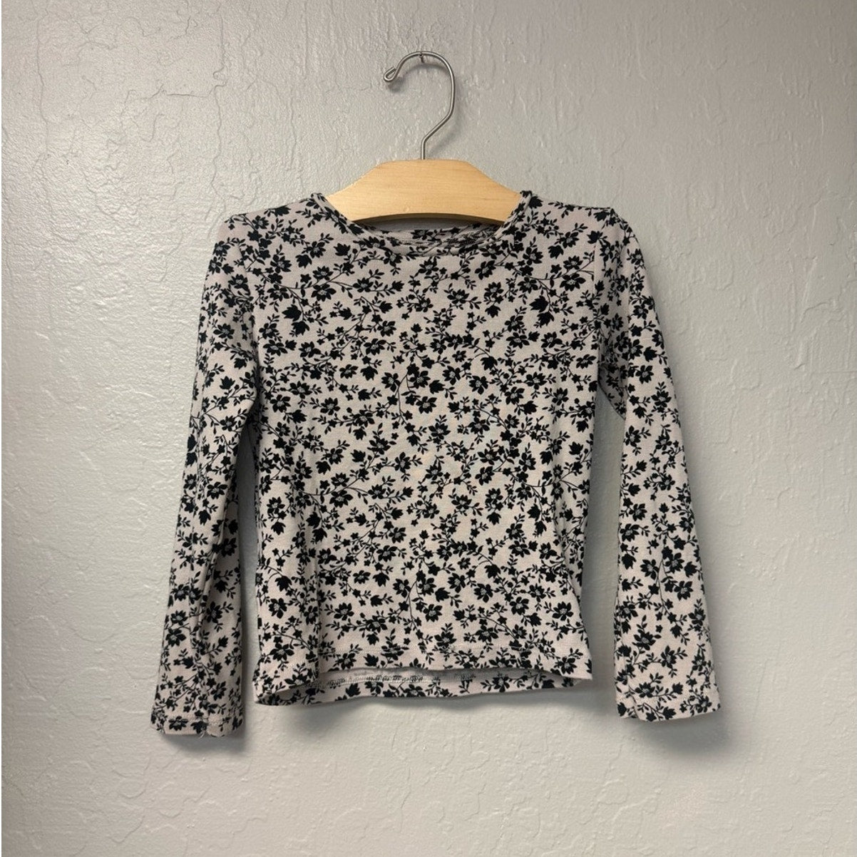 zara cream long-sleeve floral tee 7Y