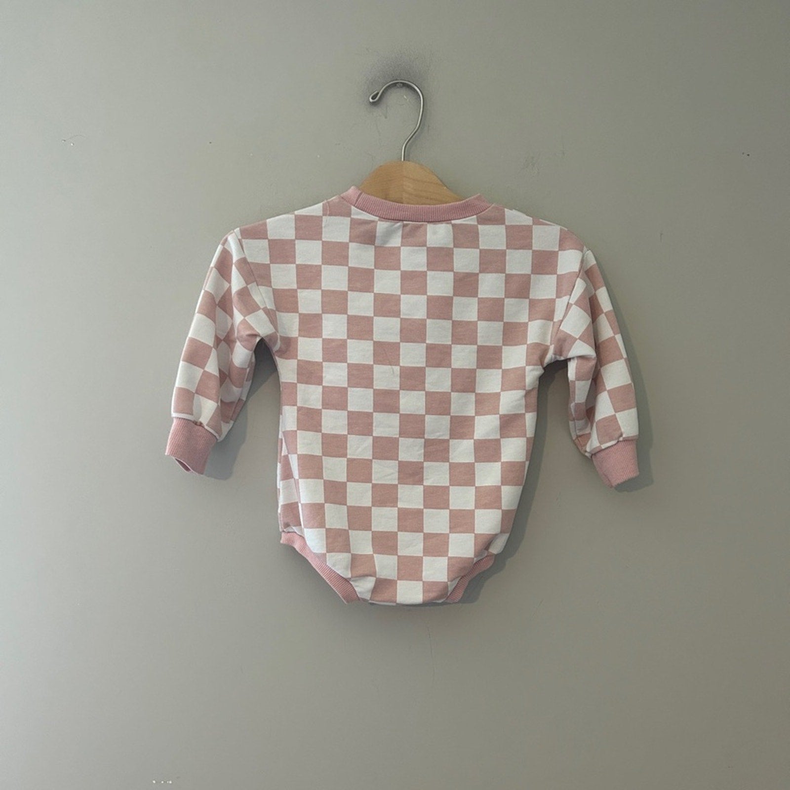 pink checkered sweatshirt romper‎ 12-18M