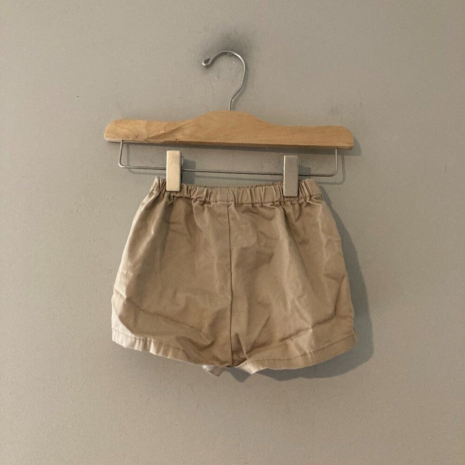zara girls' khaki shorts 12-18M