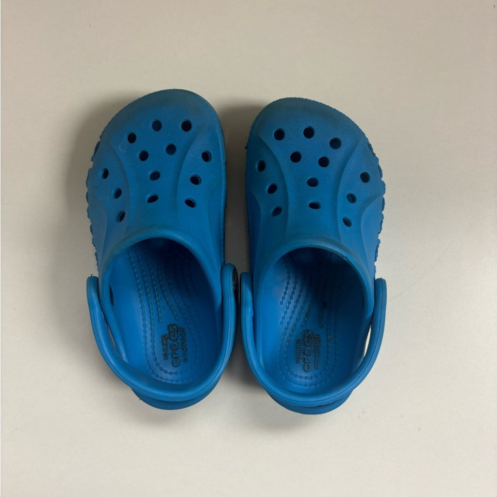 crocs boys' blue shoes 8c