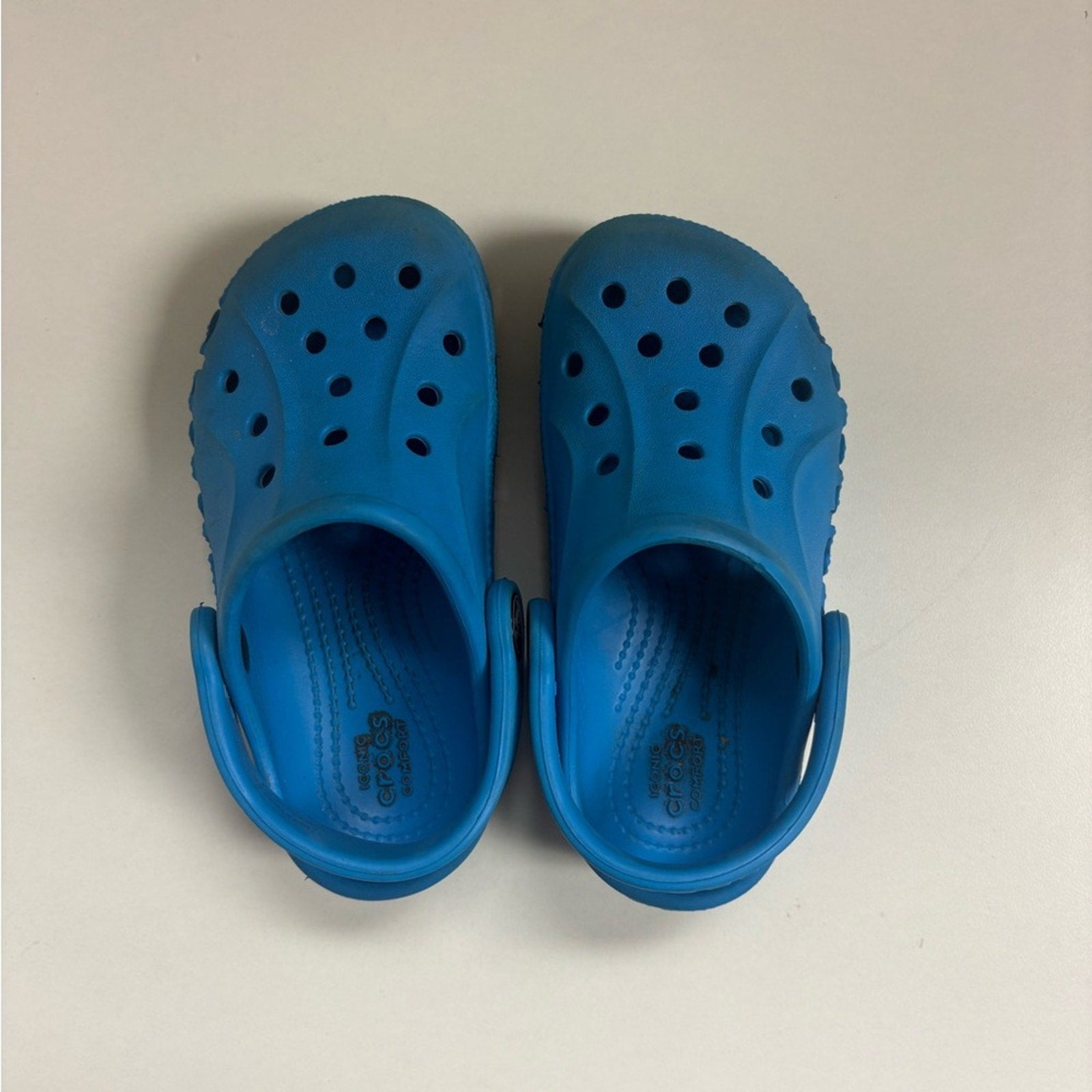 crocs boys' blue shoes 8c