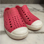 native water shoes dark pink 9c